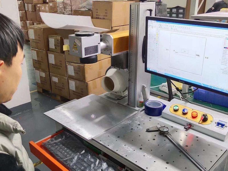 Trạm khắc laser