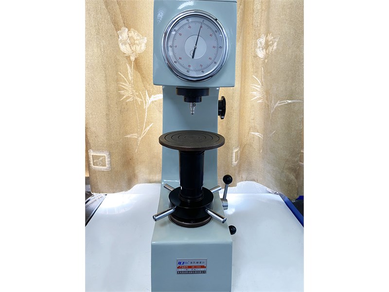 Máy đo độ cứng Rockwell