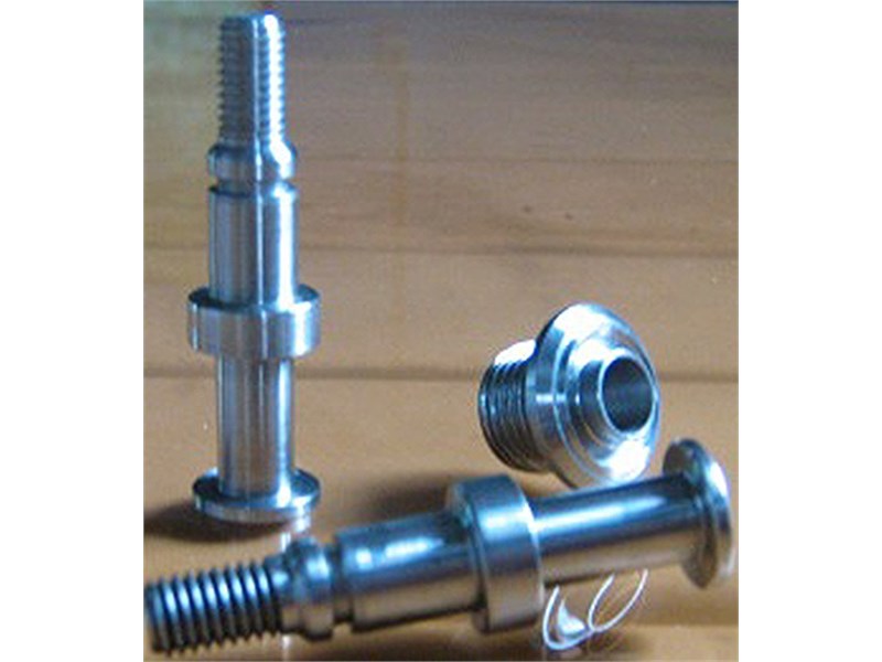 Tiện CNC trục máy