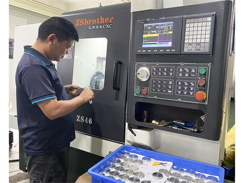 Vận hành máy phay CNC