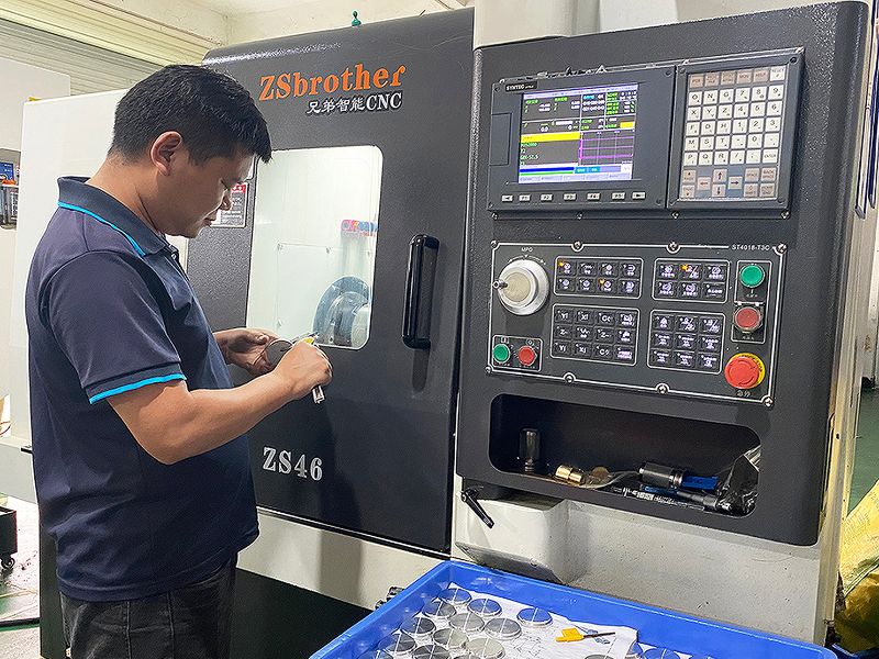 Vận hành máy phay CNC
